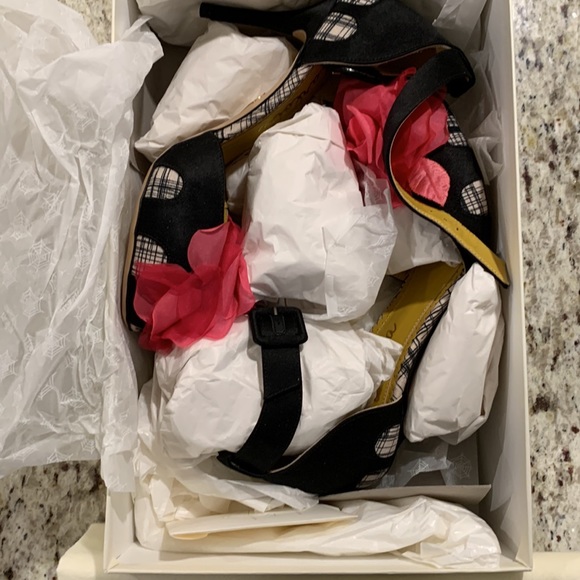 Charlotte Olympia ‘Faye’ Black Silk Satin Peep Toe Heels SZ 38 - Picture 6 of 13